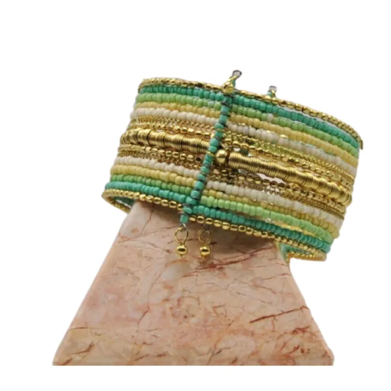 B18- Mint and Gold Wire Cuff