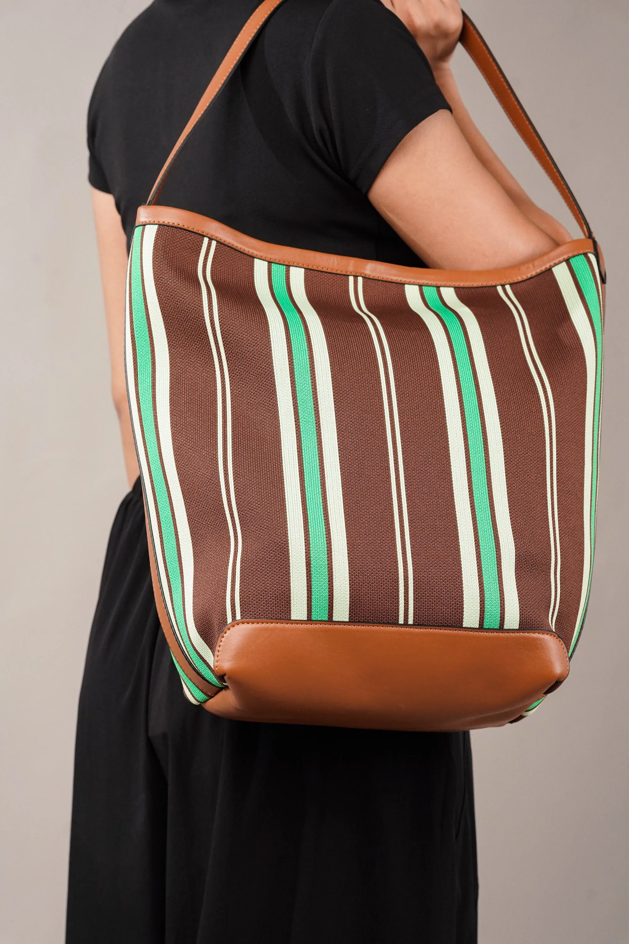 Forest Latte Street Chic Bag