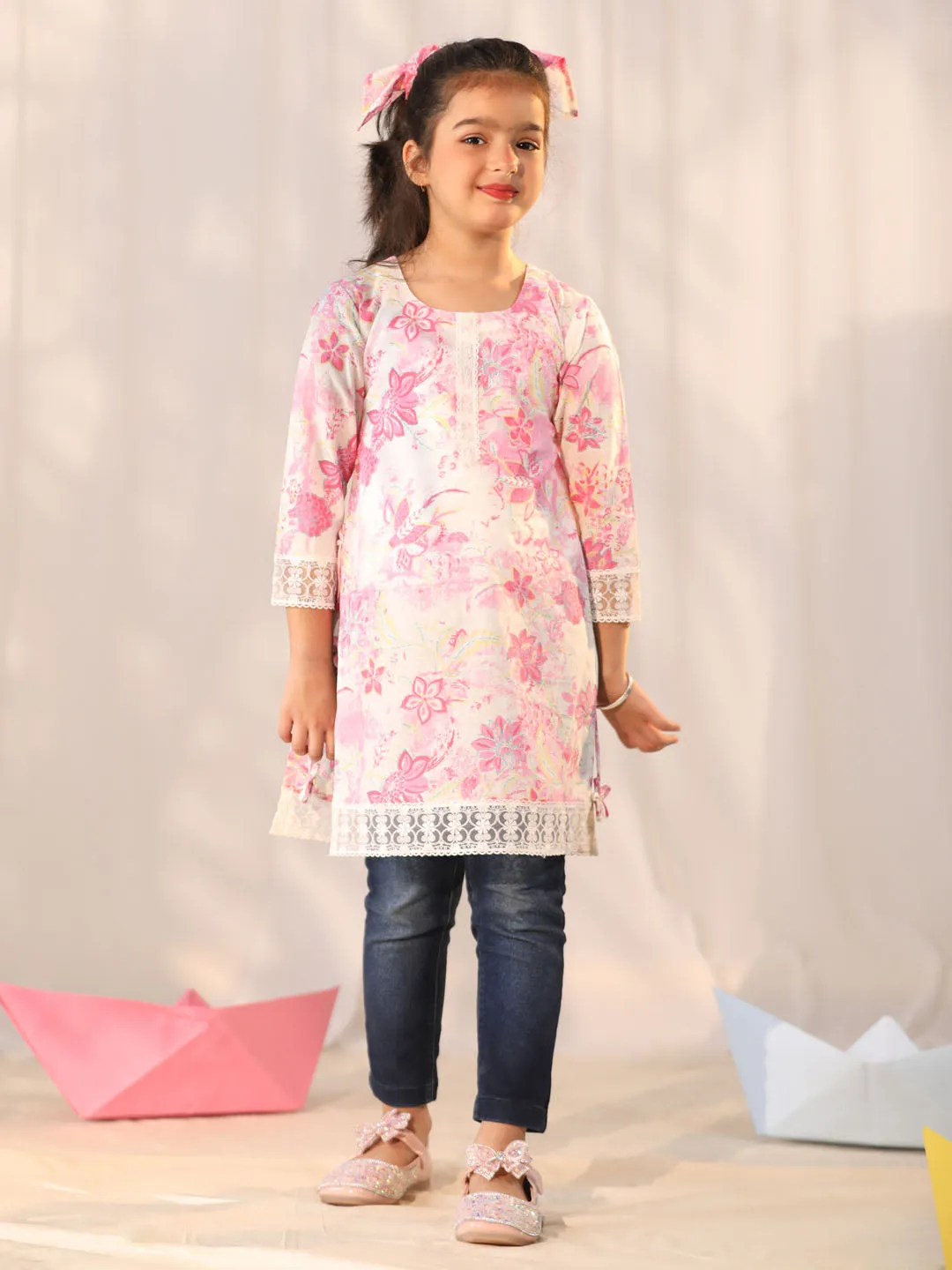 Jashvi Girls' Pink Printed Kurta